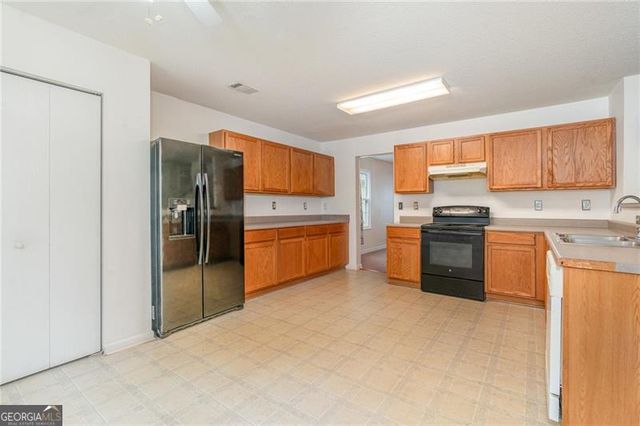 1134 Saint Phillips Court, Locust Grove, GA 30248