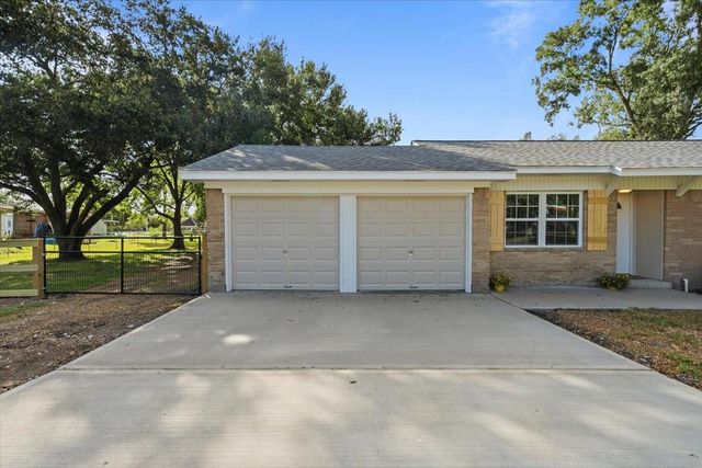 3405 Meadowlark Lane, Alvin, TX 77511