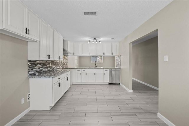 3405 Meadowlark Lane, Alvin, TX 77511