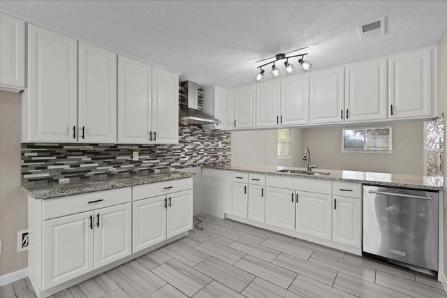 3405 Meadowlark Lane, Alvin, TX 77511