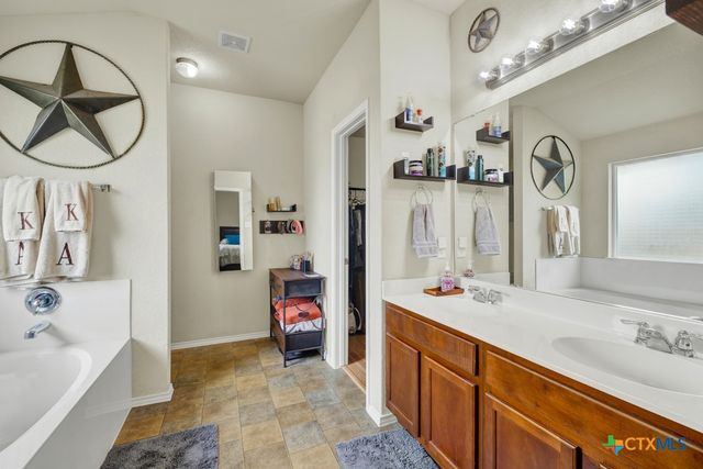 2877 Oakdell Trail, New Braunfels, TX 78130