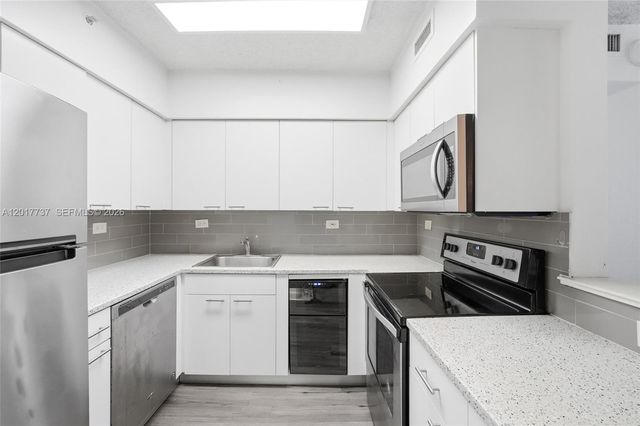 1500 Bay Rd 666S, Miami Beach, FL 33139