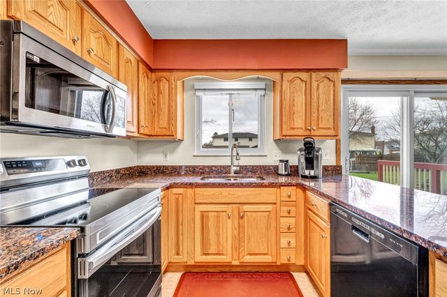 29400 Vita Lane, North Olmsted, OH 44070