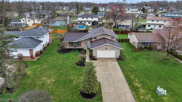 29400 Vita Lane, North Olmsted, OH 44070