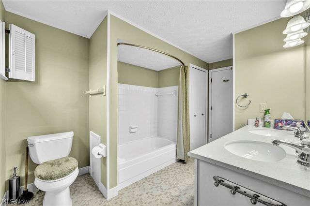 29400 Vita Lane, North Olmsted, OH 44070