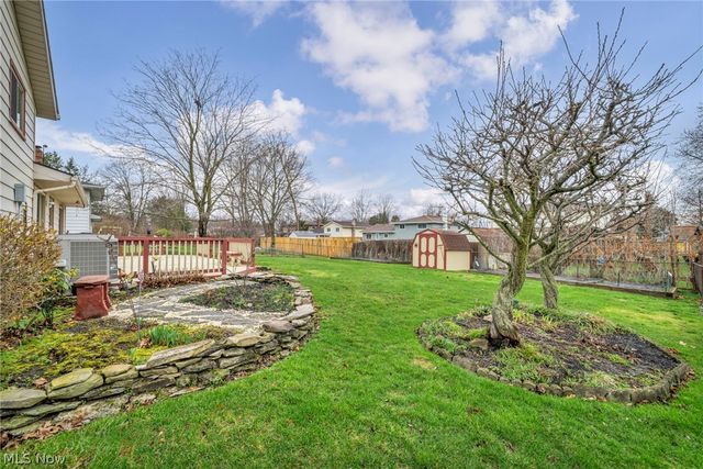 29400 Vita Lane, North Olmsted, OH 44070