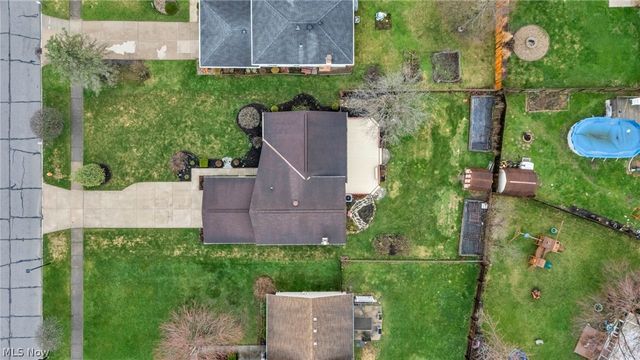 29400 Vita Lane, North Olmsted, OH 44070