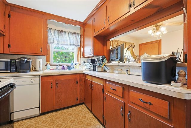 35 North Long Street, Johnston, RI 02919