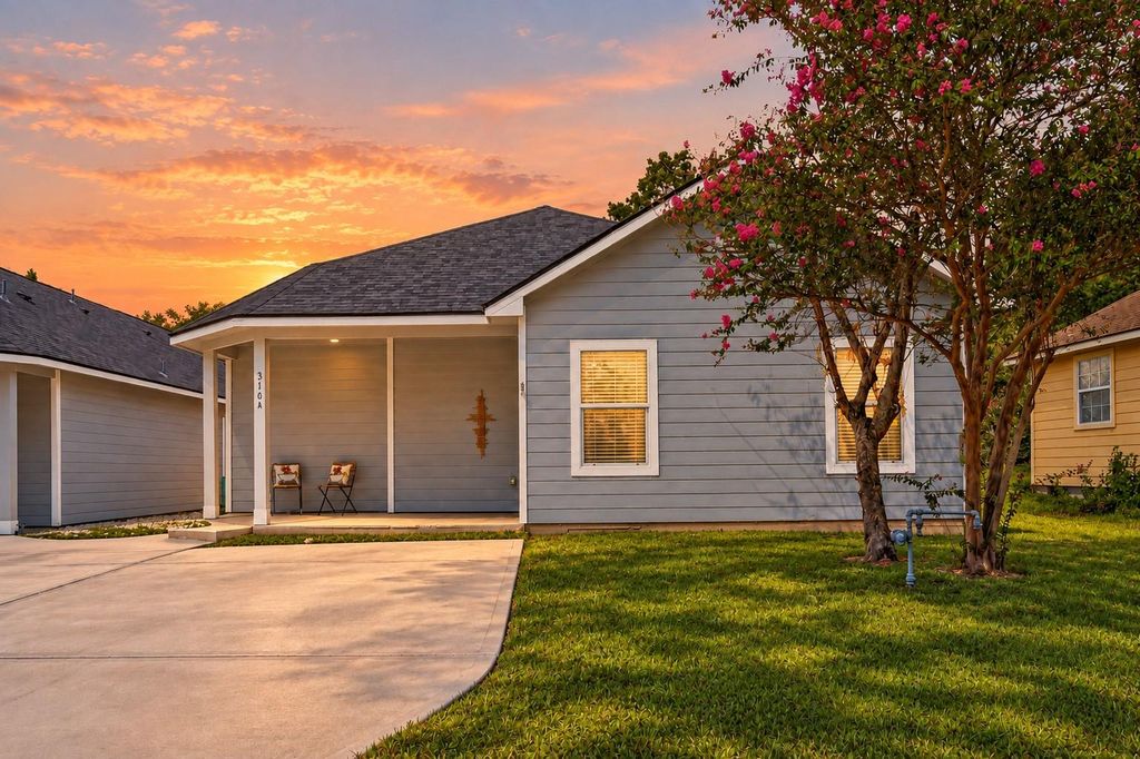 310 W Watson Street A, Willis, TX 77378