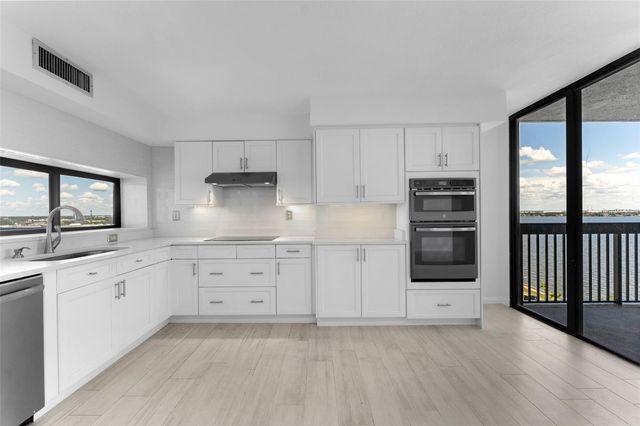 2413 BAYSHORE BOULEVARD 1401, Tampa, FL 33629