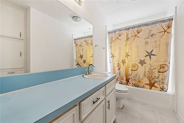 2901 Oakside Drive, Bryan, TX 77802