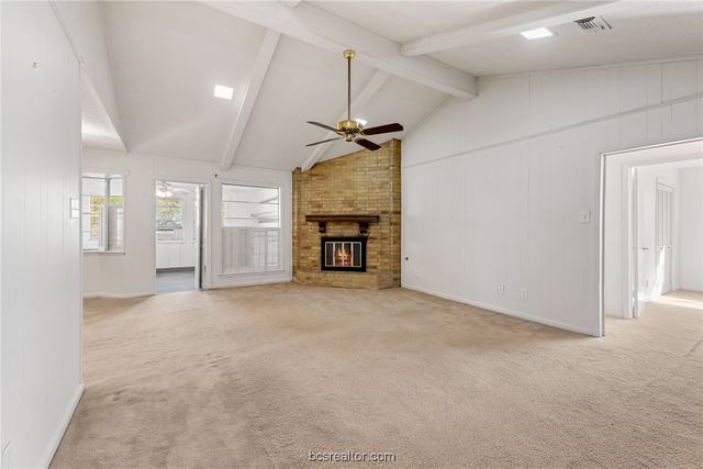 2901 Oakside Drive, Bryan, TX 77802