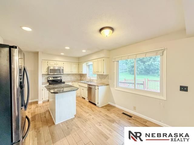 4350 S 154th Street, Omaha, NE 68137