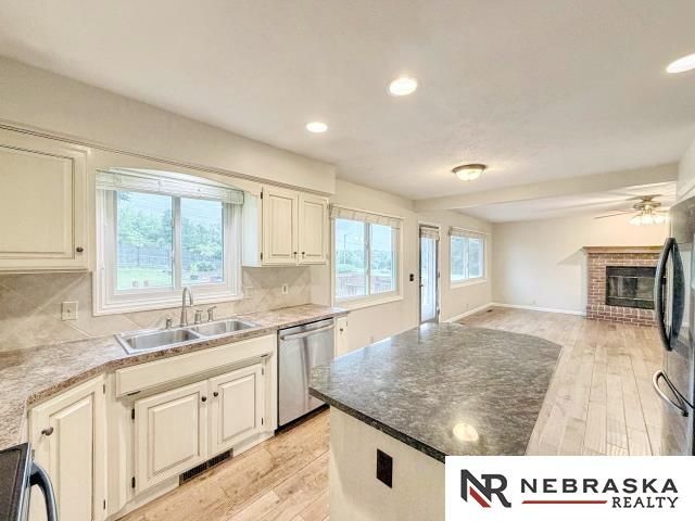 4350 S 154th Street, Omaha, NE 68137