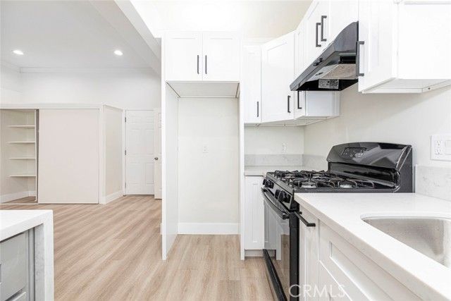 14319 Tiara Street 2, Van Nuys (los Angeles), CA 91401