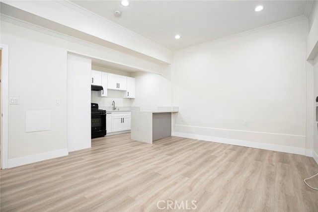 14319 Tiara Street 2, Van Nuys (los Angeles), CA 91401