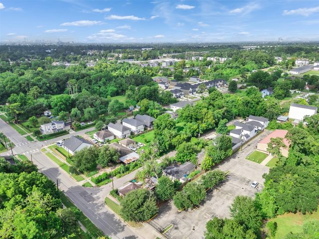 5915 Knox Street, Houston, TX 77091