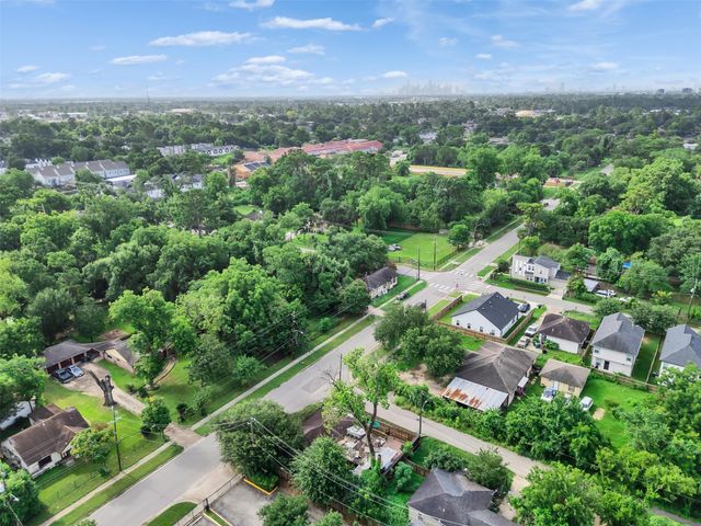 5915 Knox Street, Houston, TX 77091