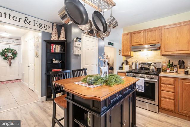 1038 POWELLS VALLEY RD, Halifax, PA 17032