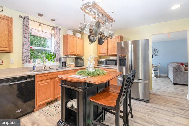 1038 POWELLS VALLEY RD, Halifax, PA 17032