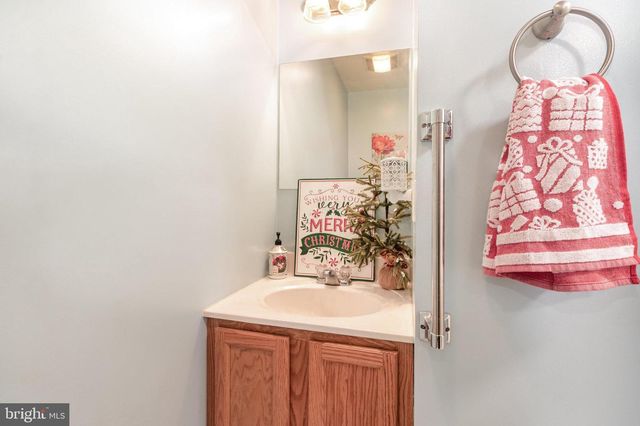 1038 POWELLS VALLEY RD, Halifax, PA 17032