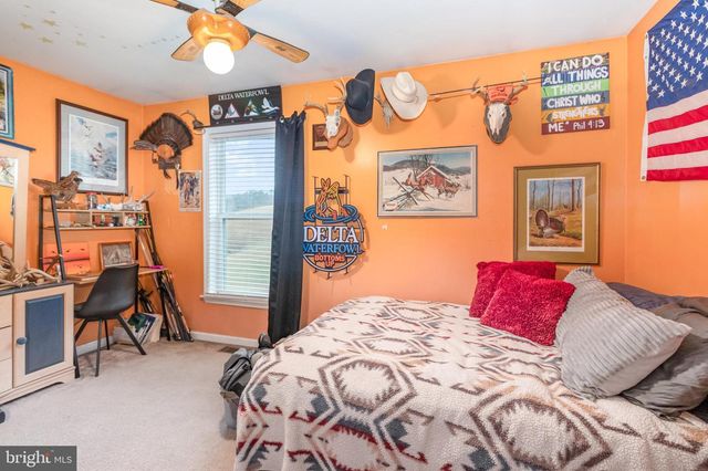 1038 POWELLS VALLEY RD, Halifax, PA 17032