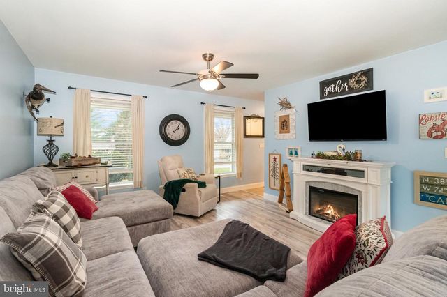 1038 POWELLS VALLEY RD, Halifax, PA 17032