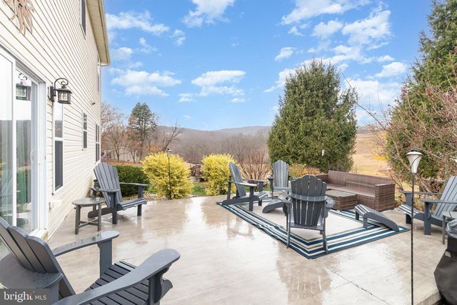 1038 POWELLS VALLEY RD, Halifax, PA 17032