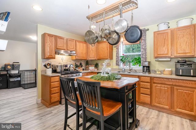 1038 POWELLS VALLEY RD, Halifax, PA 17032