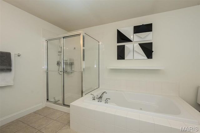 842 N New Ballas Court 103, St Louis, MO 63141