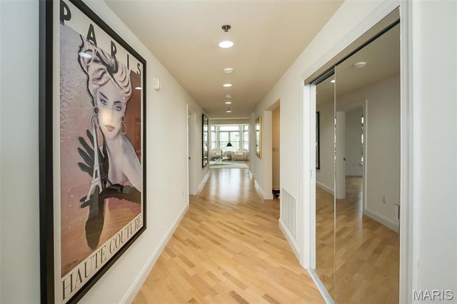 842 N New Ballas Court 103, St Louis, MO 63141