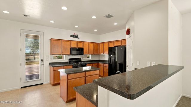 7263 S Valley Stream Drive, Tucson, AZ 85757