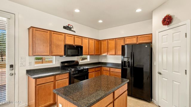 7263 S Valley Stream Drive, Tucson, AZ 85757