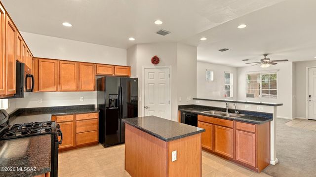 7263 S Valley Stream Drive, Tucson, AZ 85757