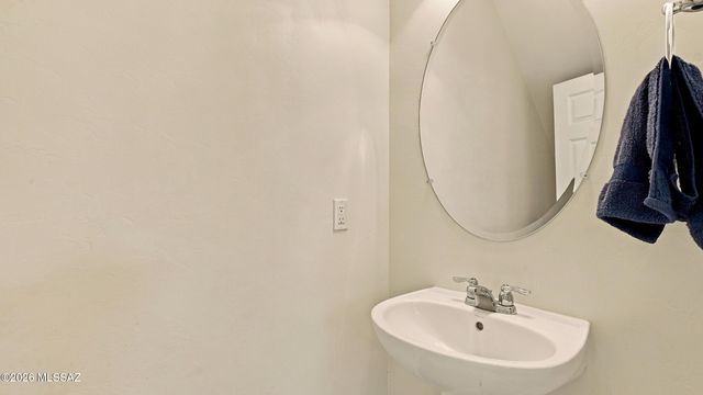 7263 S Valley Stream Drive, Tucson, AZ 85757