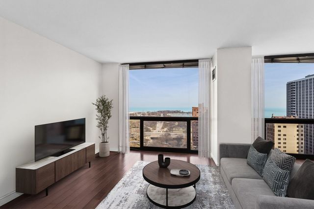 4343 N CLARENDON Avenue 2010, Chicago, IL 60613