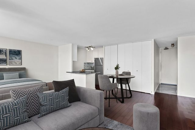 4343 N CLARENDON Avenue 2010, Chicago, IL 60613