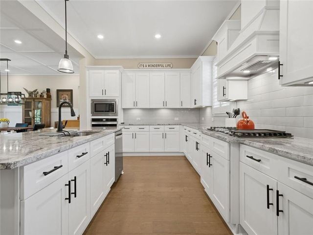 404 London Road, Ball Ground, GA 30107