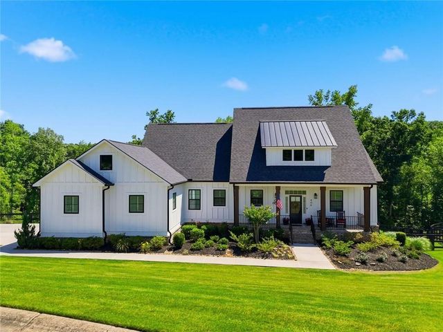 404 London Road, Ball Ground, GA 30107
