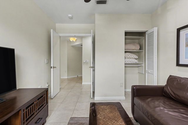 5136 FLORIA Drive H, Boynton Beach, FL 33437
