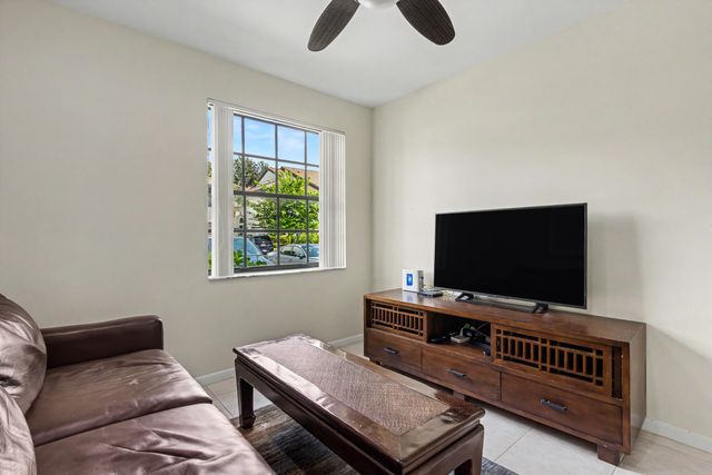 5136 FLORIA Drive H, Boynton Beach, FL 33437