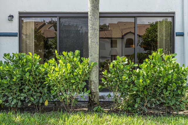 5136 FLORIA Drive H, Boynton Beach, FL 33437