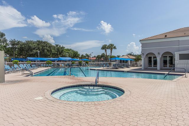 5136 FLORIA Drive H, Boynton Beach, FL 33437