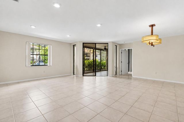 5136 FLORIA Drive H, Boynton Beach, FL 33437