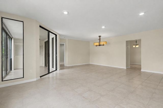 5136 FLORIA Drive H, Boynton Beach, FL 33437