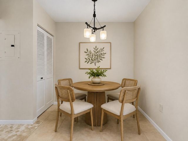 5136 FLORIA Drive H, Boynton Beach, FL 33437