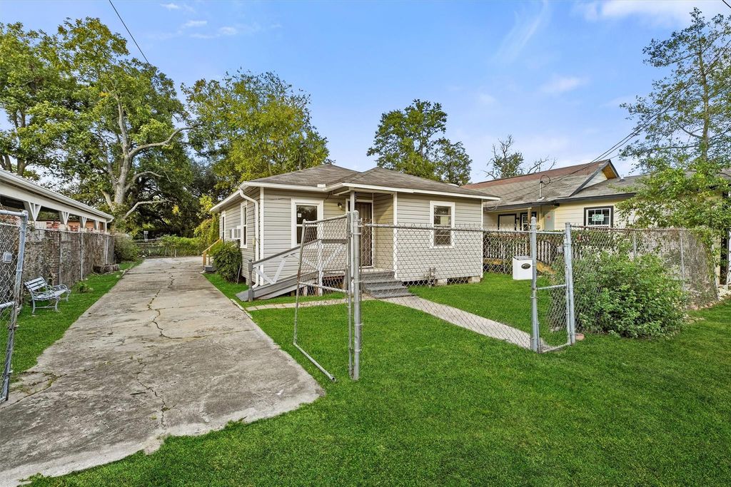 4313 Engleford Street, Houston, TX 77026