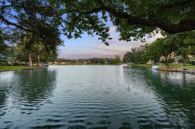 702 Piedmont Street, Sugar Land, TX 77478