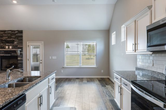 436 Zeffer Ct, Spring Hill, TN 37174