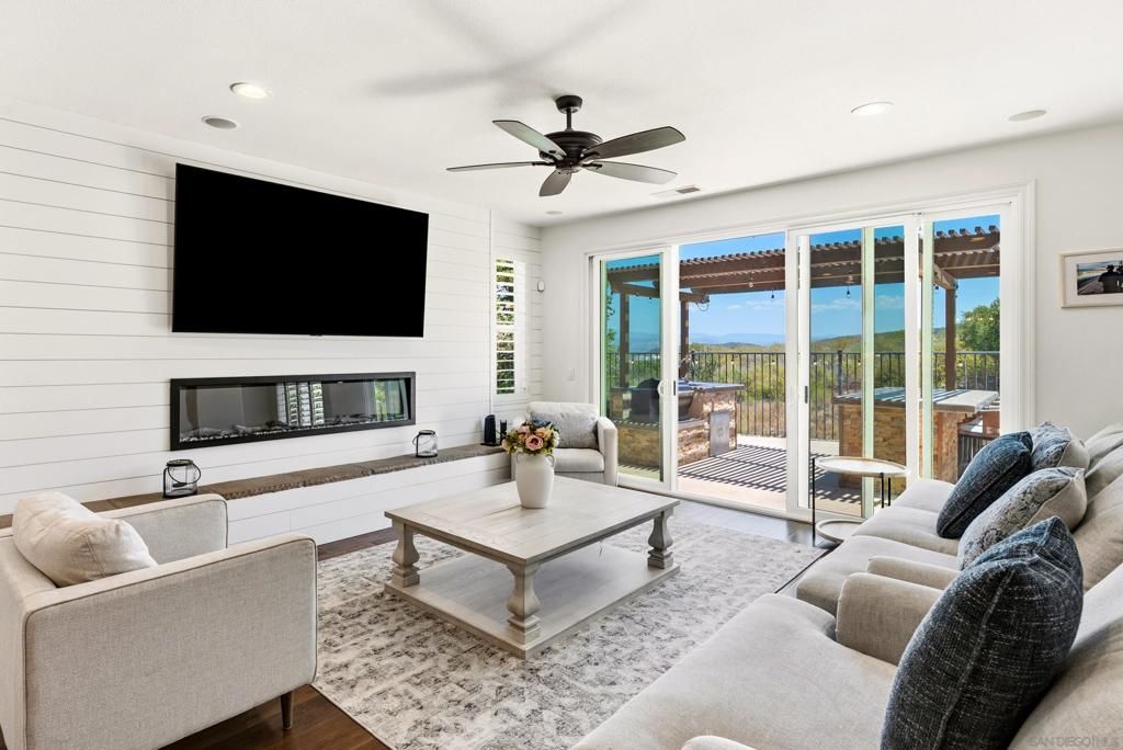 Image 14 of property listing at 953 Stoneridge Way, San Marcos, CA 92078